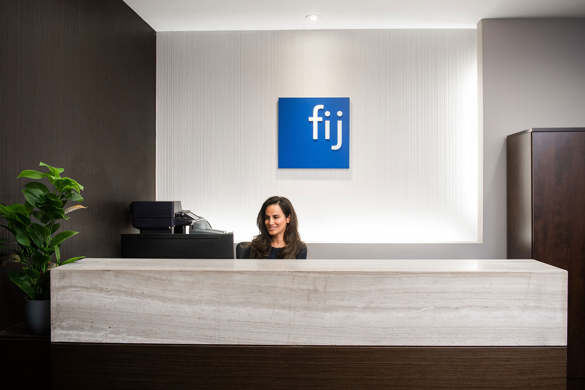 FIJ Law LLP has closed numerous major transactions.