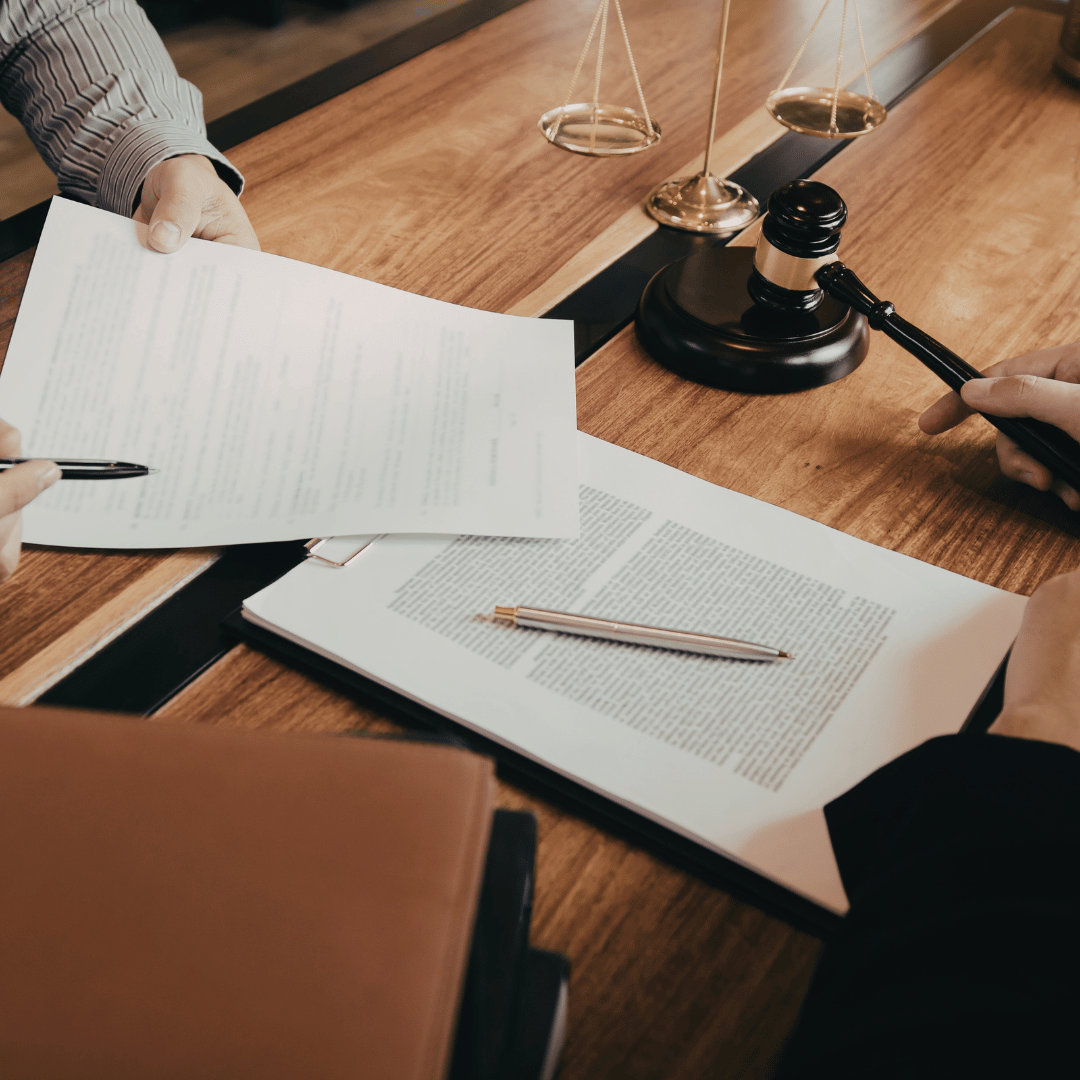Commercial Law Firm in Toronto | Best Lawyers in Toronto | Corporate & Commercial Law | Real Estate Law | Employment Law | Commercial Lending | Entertainment Law | Intellectual Property Law | Debt Recovery | Mortgage Enforcement | Commercial Litigation